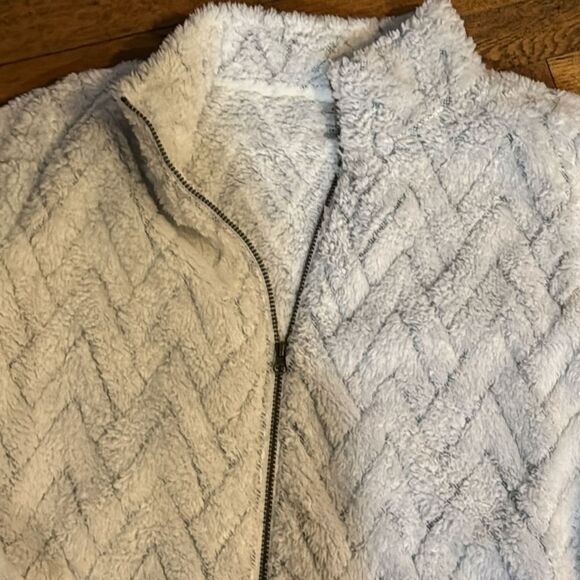 St. john's bay fleece zip up - Picture 2 of 6